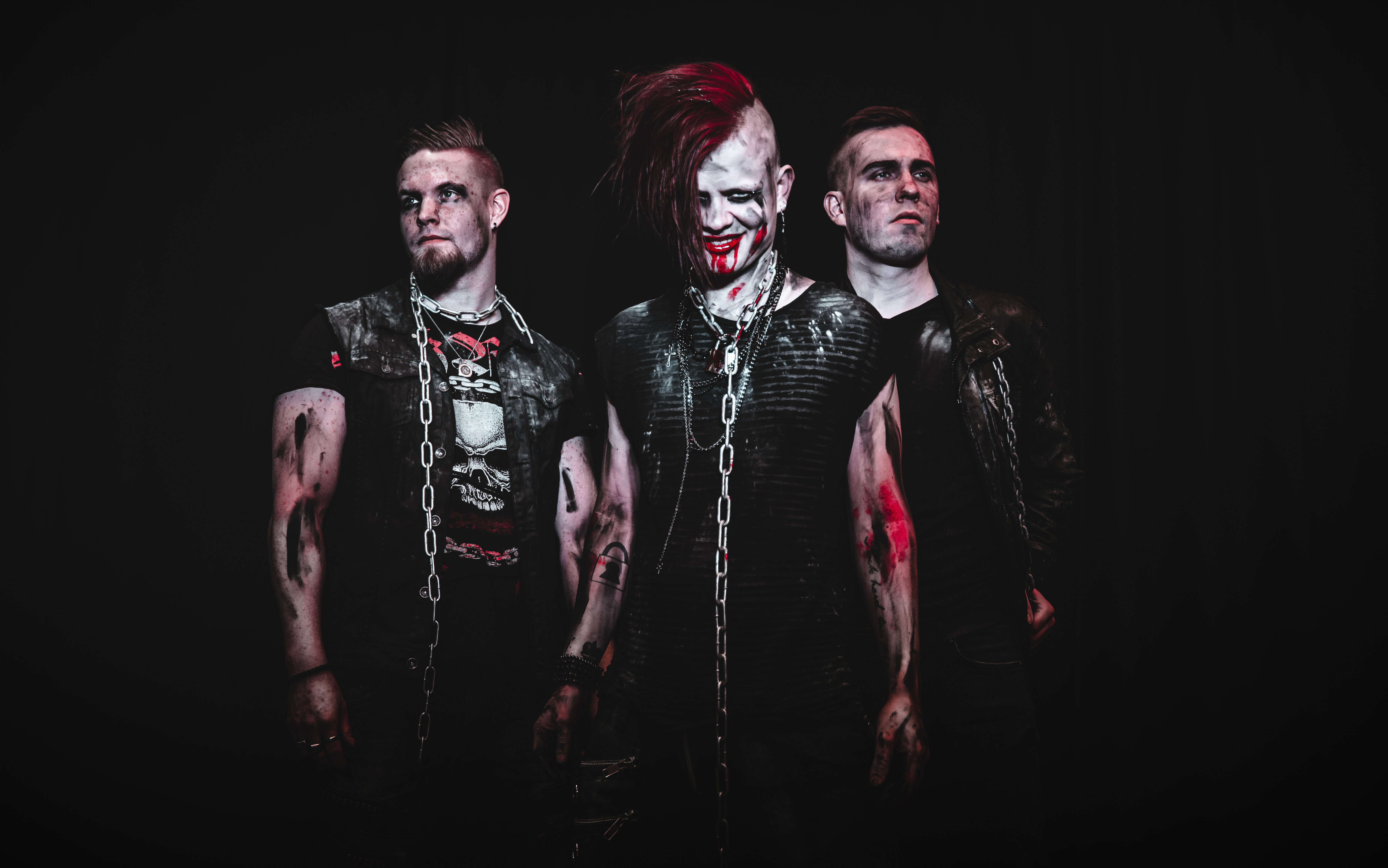 Interview with RiESA – “Loud, energetic and ugly beautiful.”