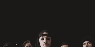 St. Auroralta raskas kakkossingle Rejects of Society – “Tappelin tyttöystävän kanssa yksiössä koronan aikaan ja biisiin tulikin tuplabasarit.”