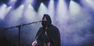 GALLERY: 8.4.2022 Lili Refrain, The Devil’s Trade, & Forndom @Klub Zascianek, Krakow