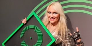 DORO PESCH receives Lifetime Achievement Award